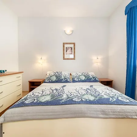 Apartment Petranic *