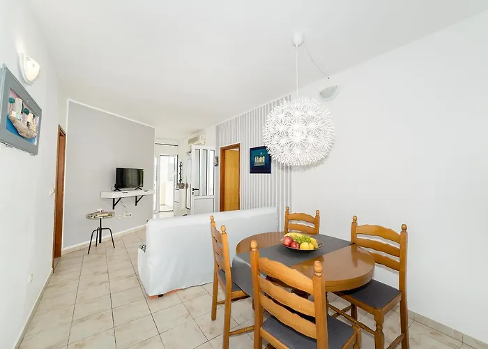 Petranic 아파트 티스노